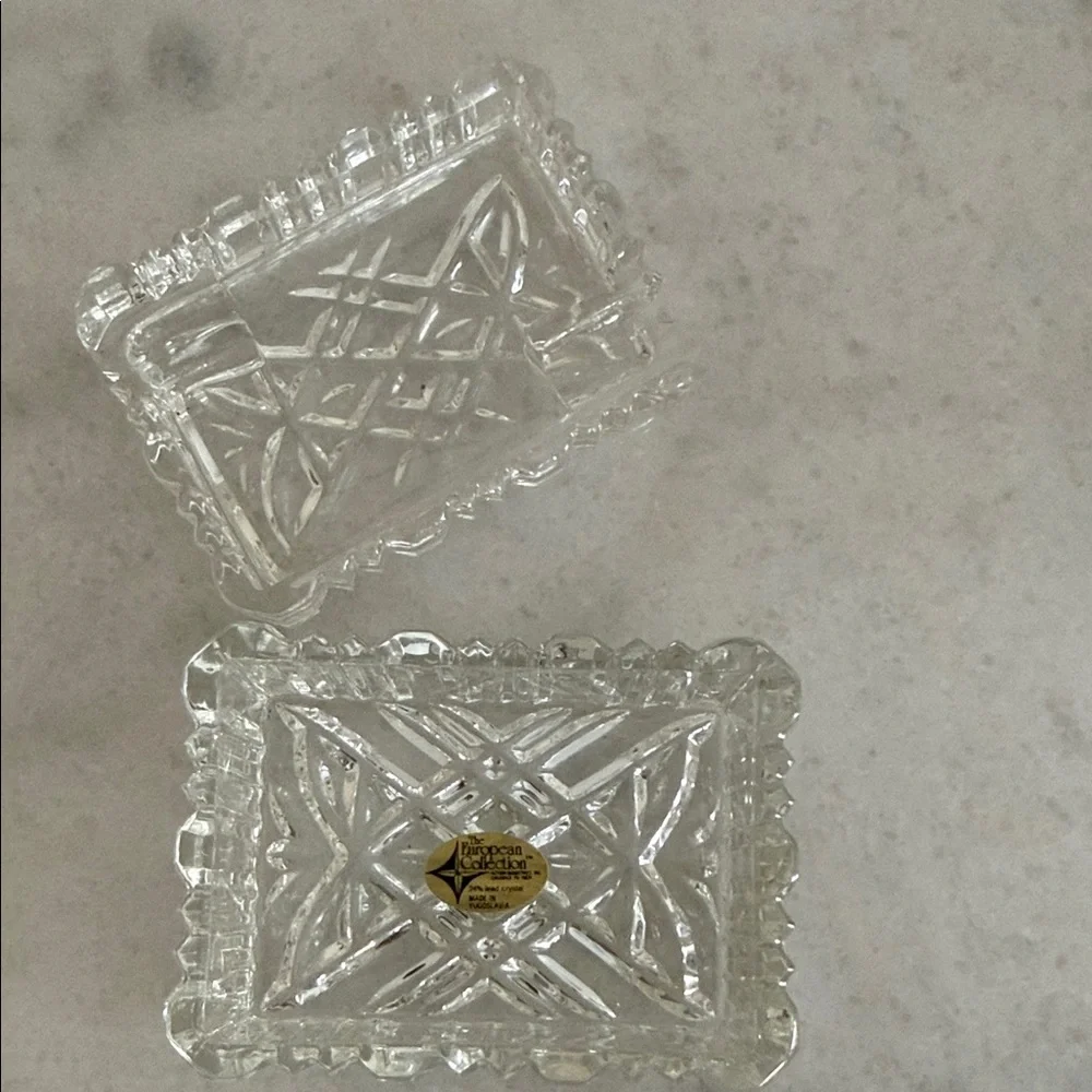 The European Collection 24% lead crystal smoker set